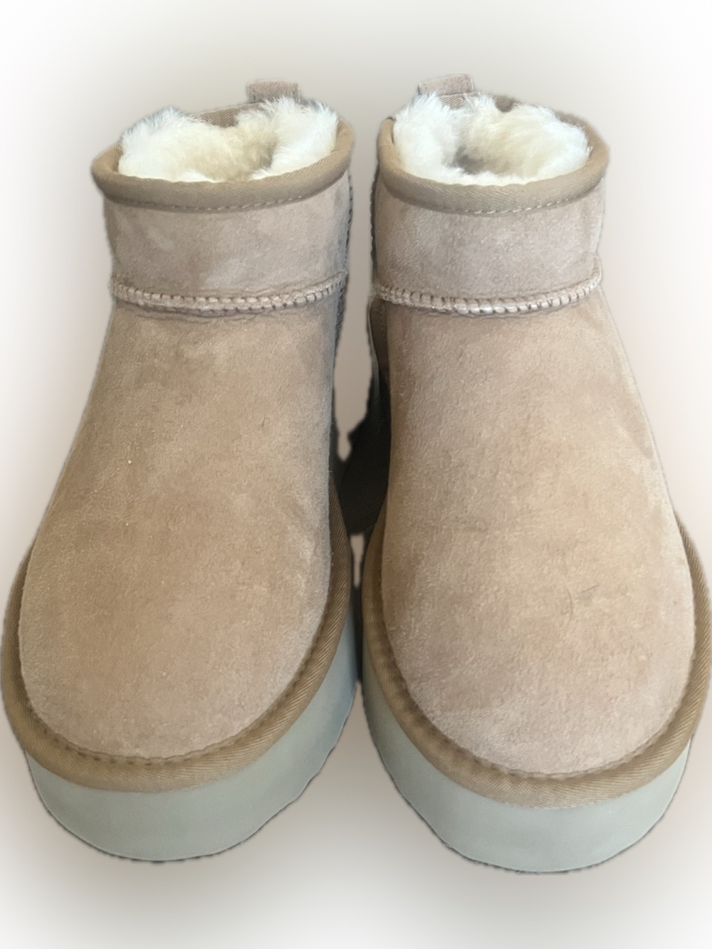 Like New: UGG Short Shearling Booties in Chestnut/Tan (Ozwild Australian brand)